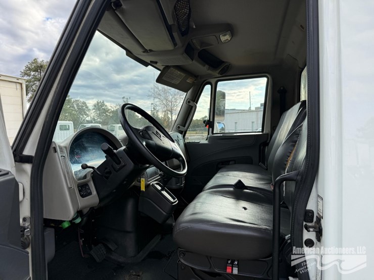 2018-international-durastar-4300-image-7