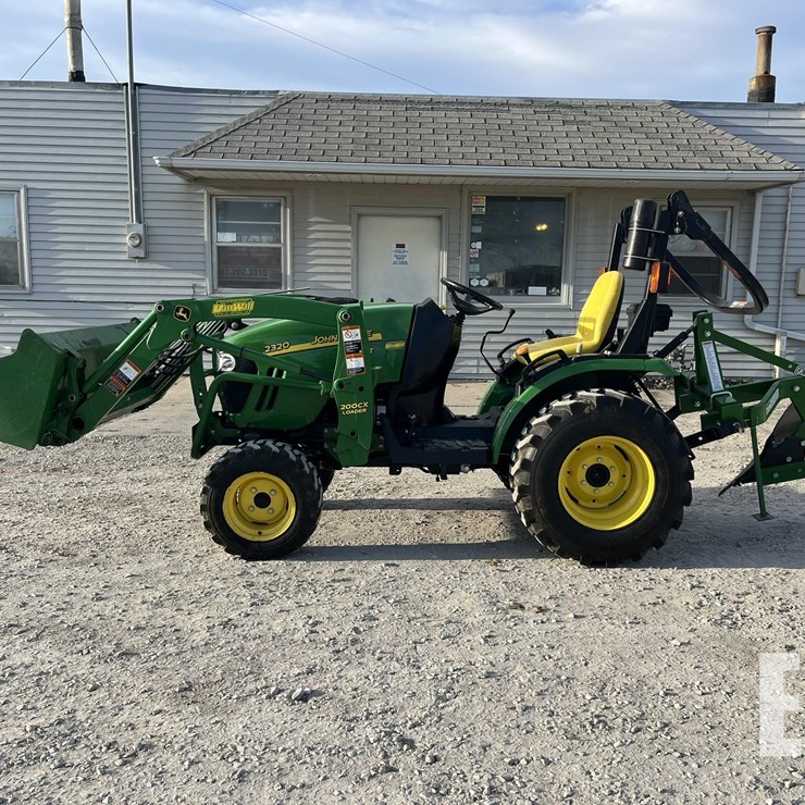 JOHN DEERE 2320