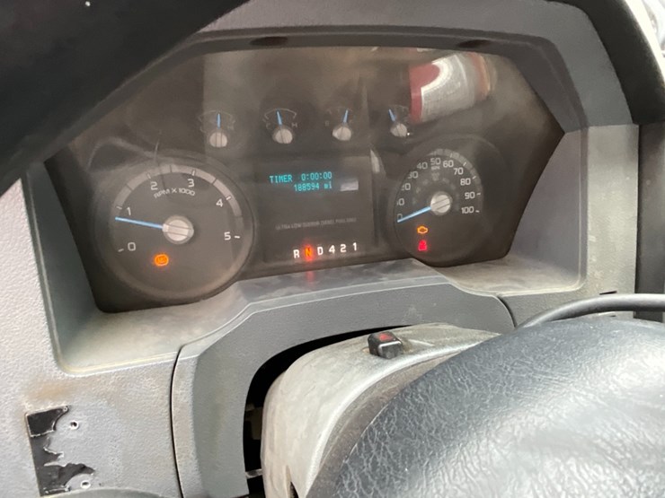 2015-ford-f650-image-21