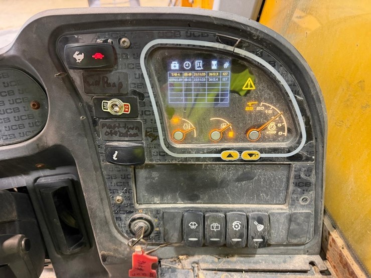 2015-jcb-525-image-19