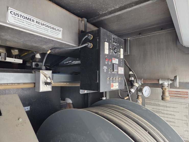 2014-wacker-neuson-e3000-image-25