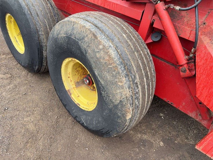 new-holland-195-image-5