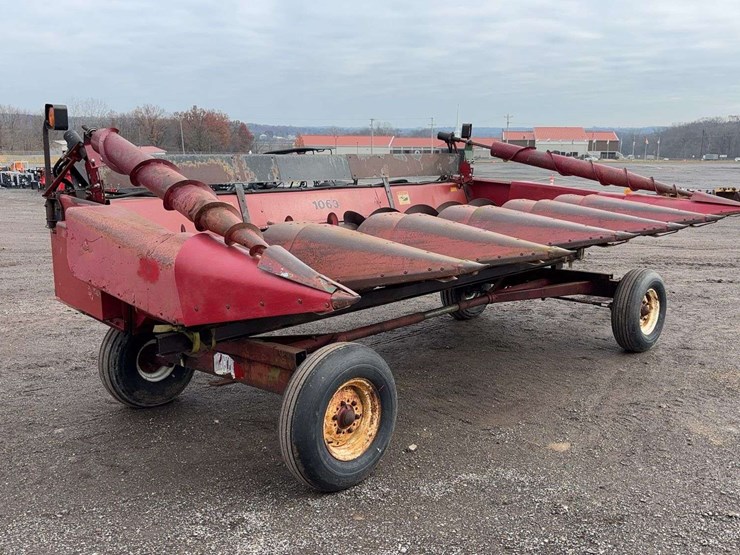 case-ih-1063-image-3