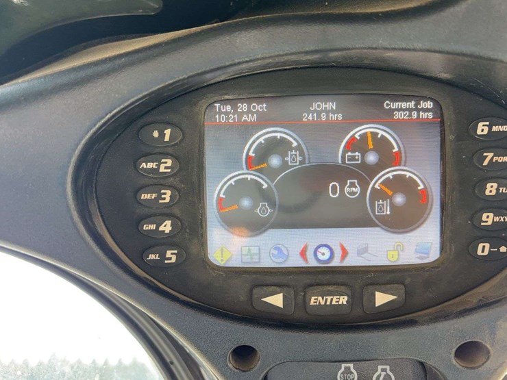 2021-bobcat-t870-image-35