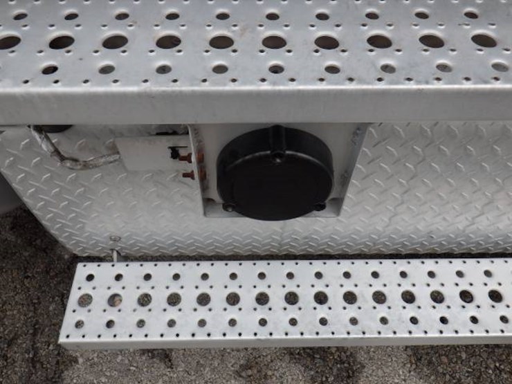 freightliner-cascadia-126-image-5