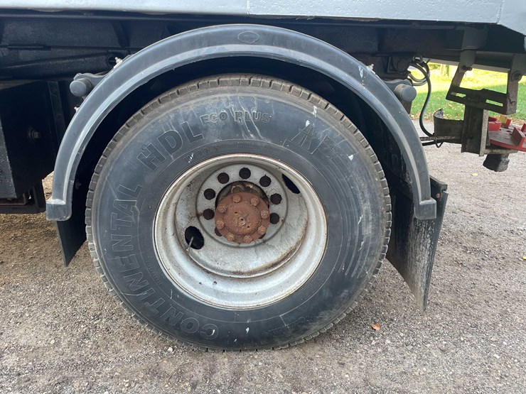 international-4900-image-19