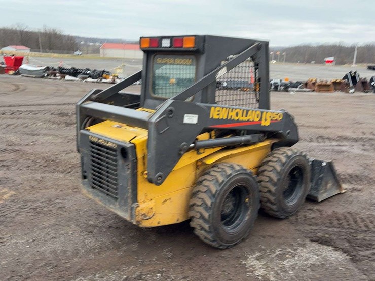 2002-new-holland-ls150-image-3