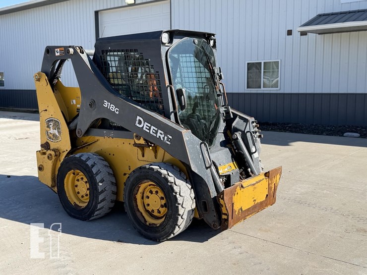 deere-318g-image-1