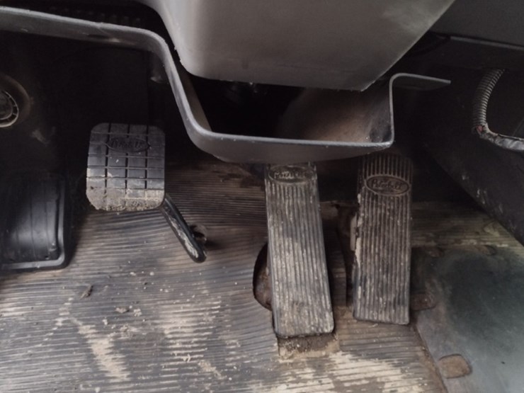 peterbilt-337-image-9