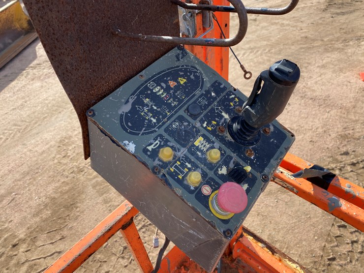 2017-jlg-4069le-image-20