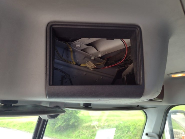 freightliner-122sd-image-13