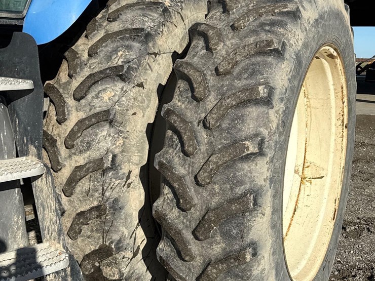 new-holland-tg215-image-15