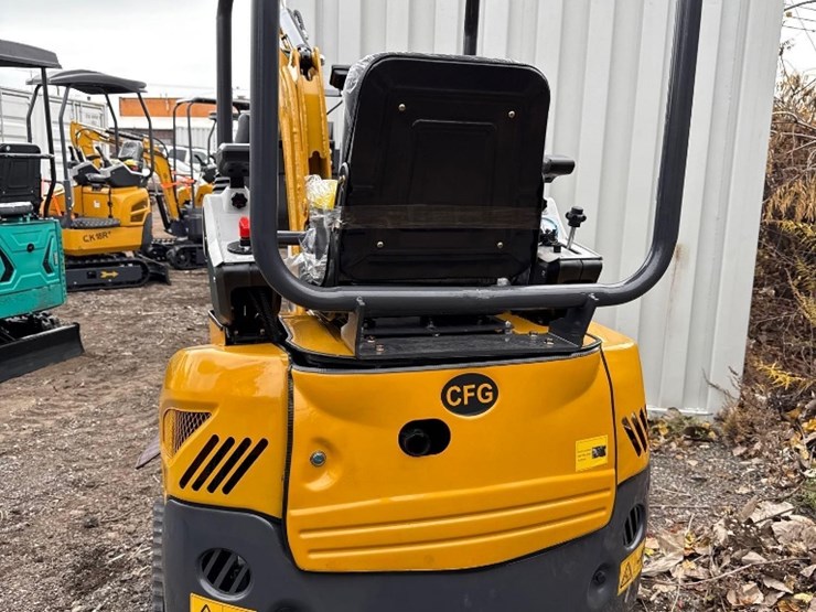 new-cfg-industrial-co-mini-excavator-model-qk20r-image-5
