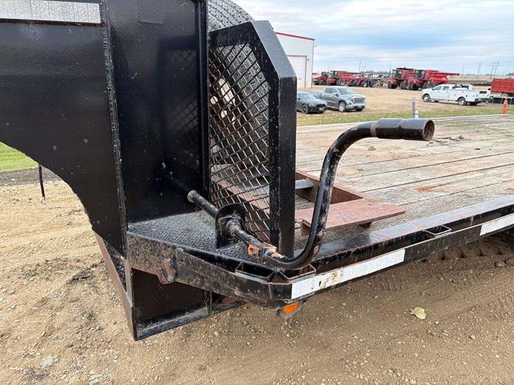 gooseneck-flatbed-trailer-image-12