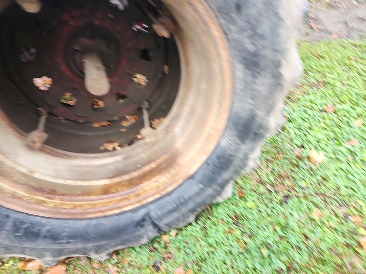 1969-ih-826-diesel-tractor-image-5