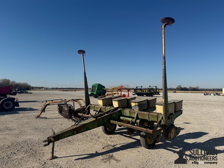 john-deere-7000-image-1