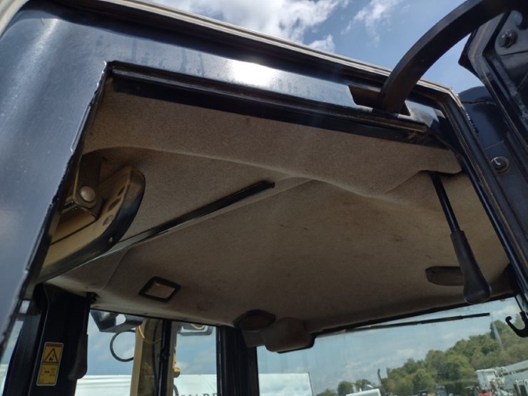 caterpillar-d6n-xl-image-16