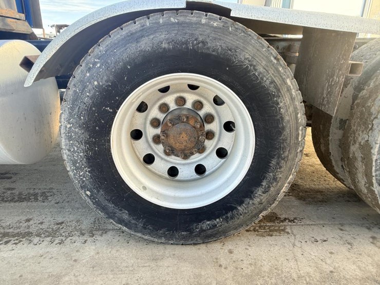 2017-international-prostar-image-34