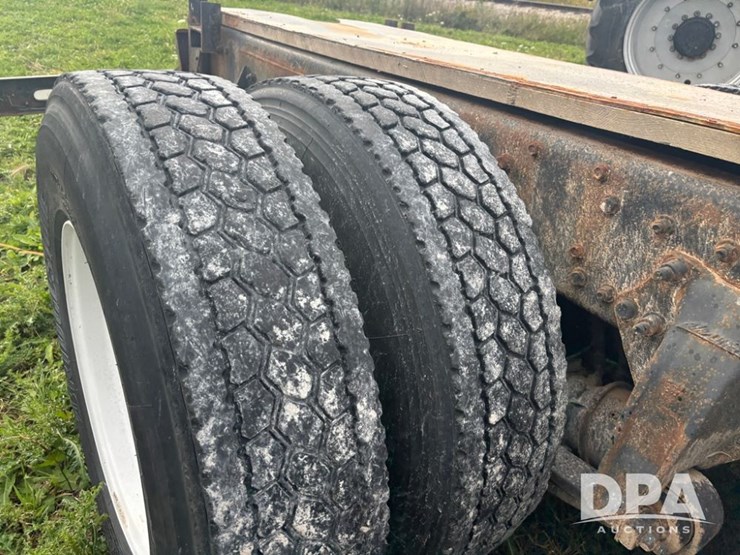 freightliner-114sd-image-53