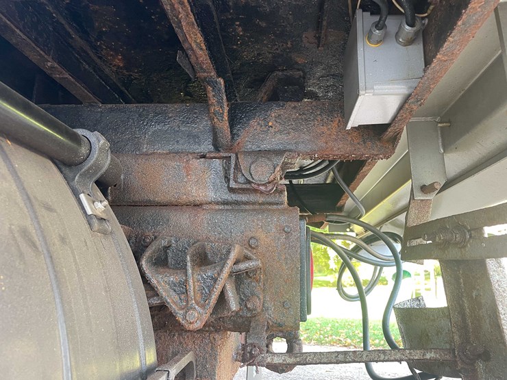 international-4900-image-21