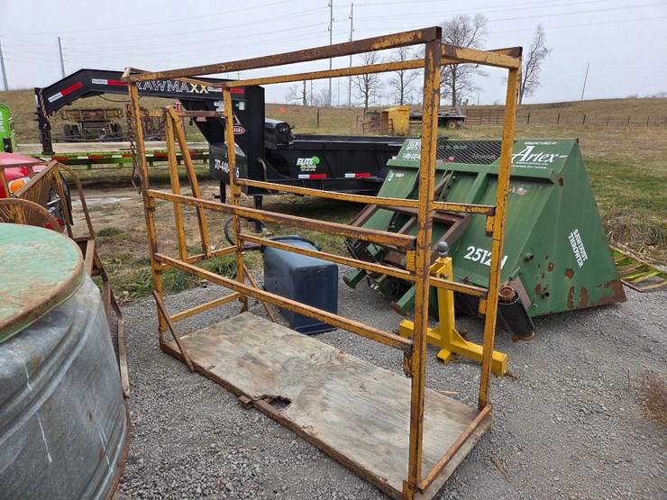 gold-bar-cattle-grooming-chute-image-5