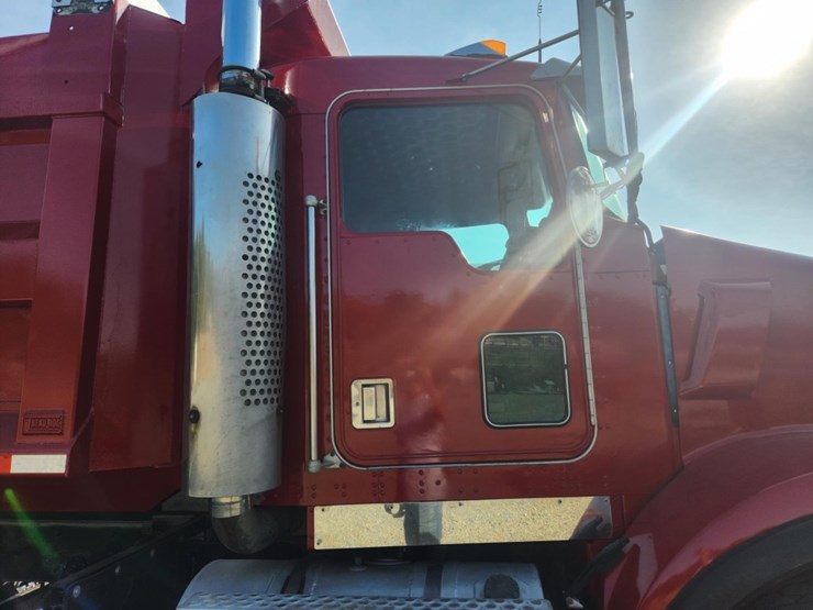 2002-kenworth-t800-image-24