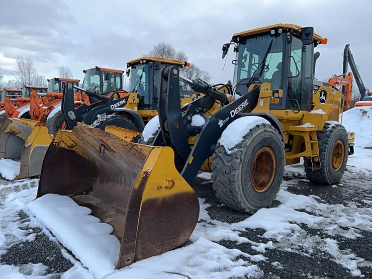 2021-deere-624p-image-1