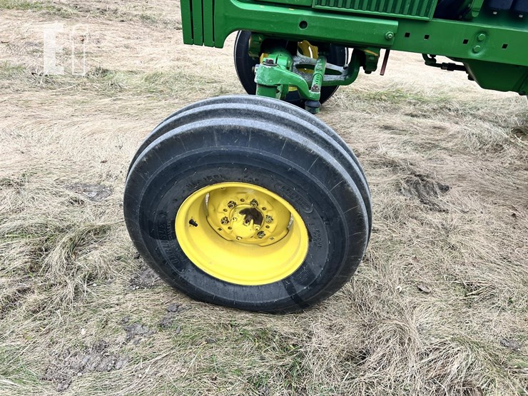 john-deere-3020-image-24