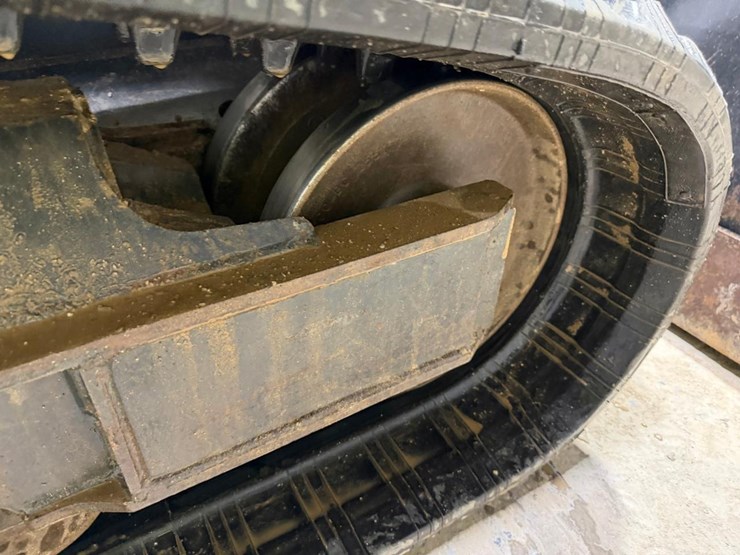 2022-bobcat-t740-image-21