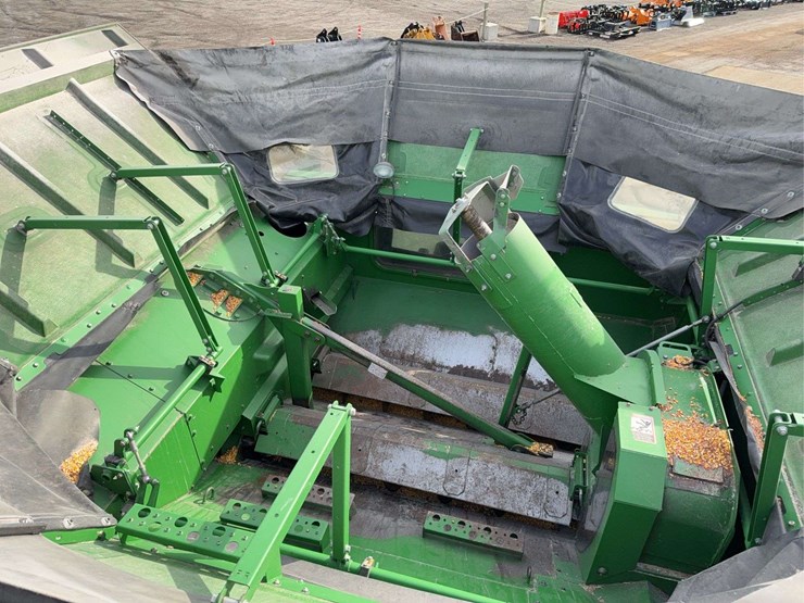 2013-john-deere-s670-image-33