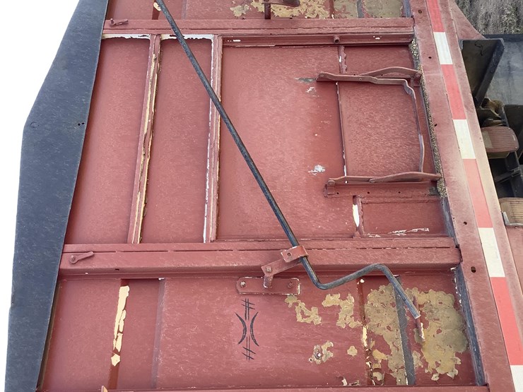 international-8100-image-12