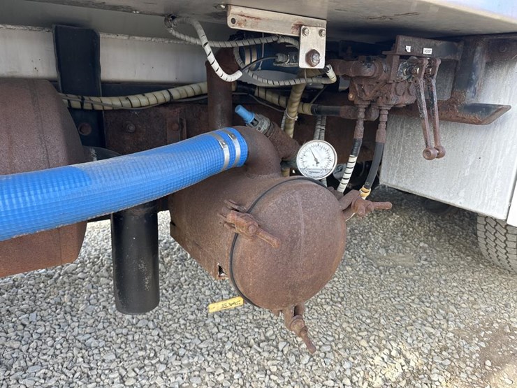 2005-kenworth-t800-image-23