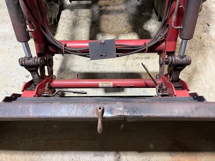 massey-ferguson-4708-image-10