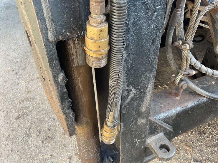 international-4900-image-56