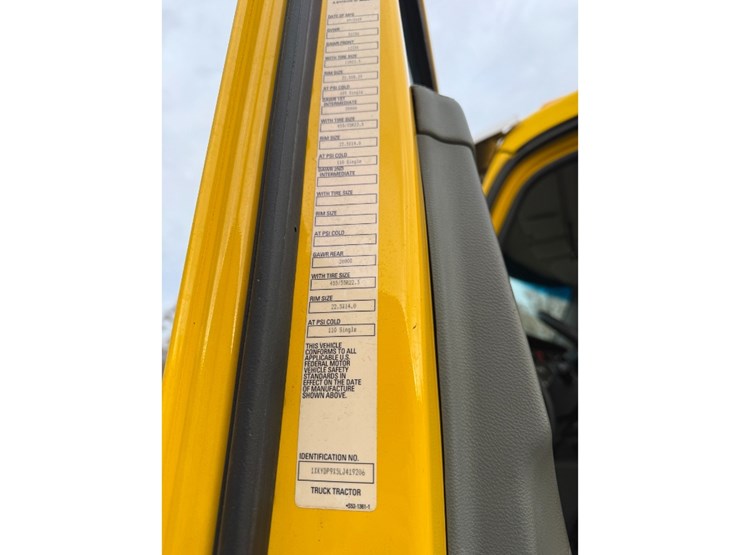 2020-kenworth-t680-image-24