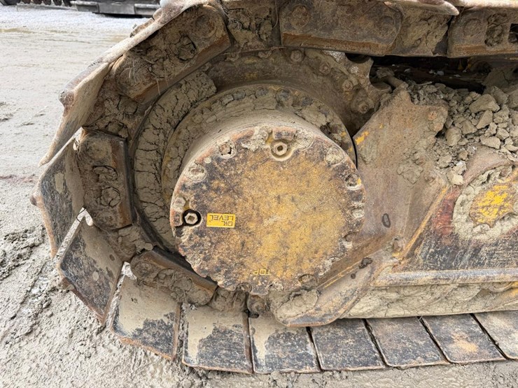 2015-komatsu-d51ex-22-image-21