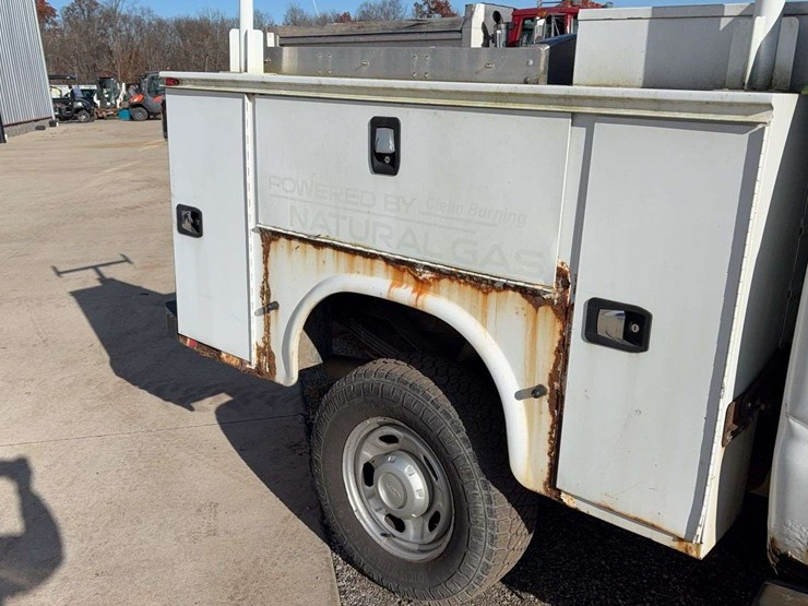 2013-ford-f250-image-15