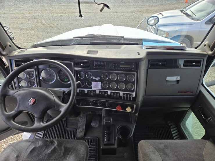 2013-kenworth-t660-image-48