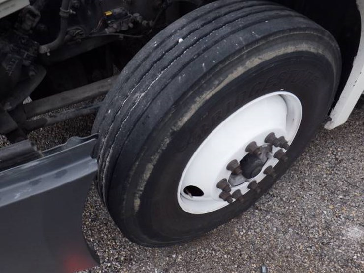 2018-freightliner-cascadia-126-image-23