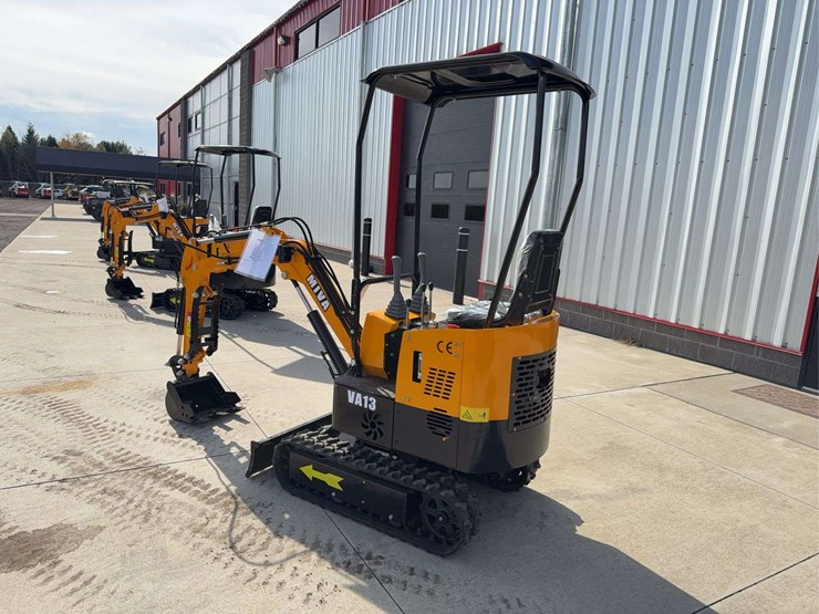2025-miva-va13-mini-excavator-image-4
