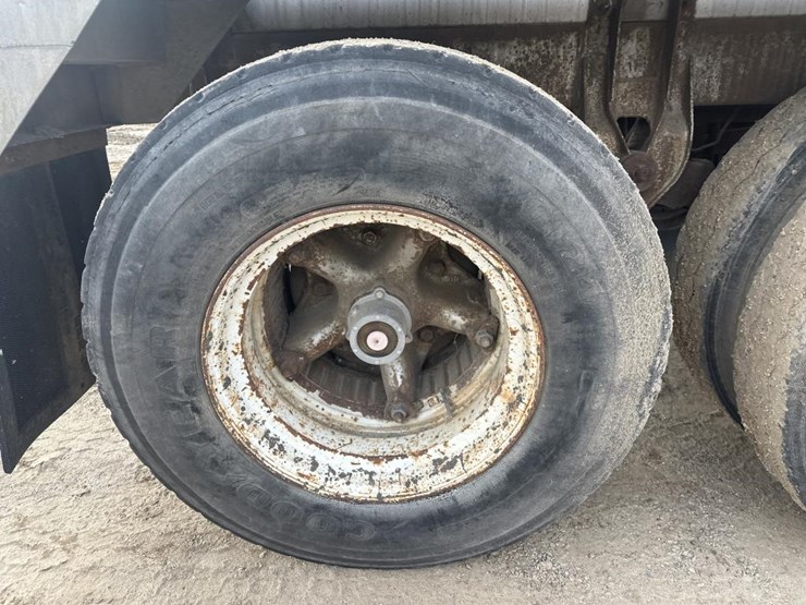 fruehauf-trailer-image-19