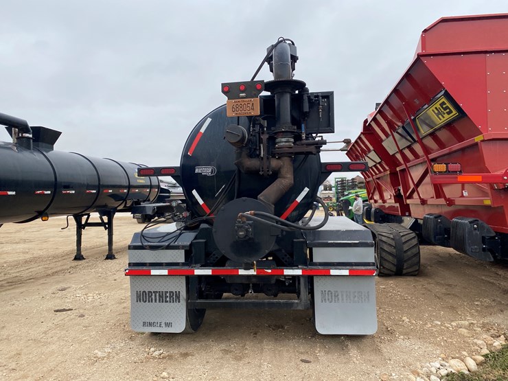 #1031-•-2014-northern-6000-gallon-semi-manure-tanker-trailer(has-wi-title)-(kewaunee,-wi)-image-8