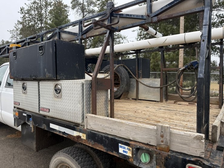 2011-ford-f550-image-21