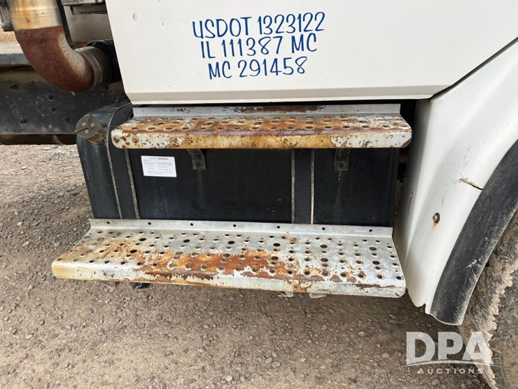 freightliner-fl80-image-23