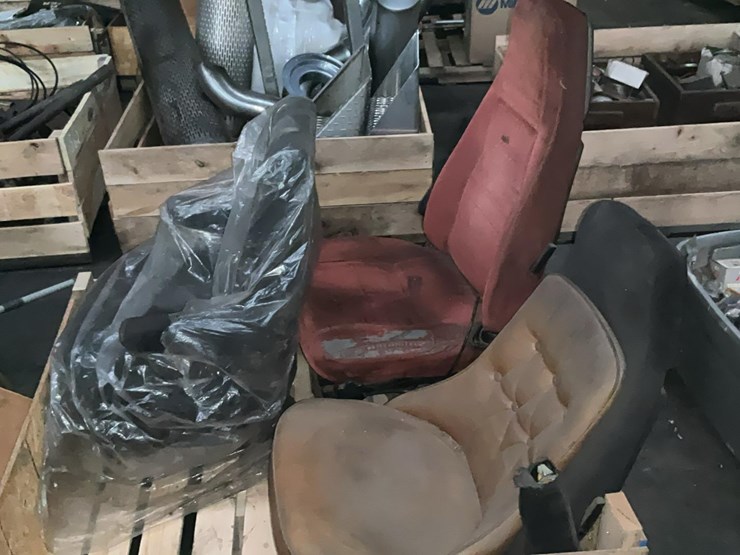 #560-•-equipment-seats-image-2