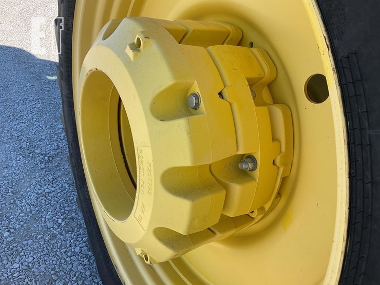 john-deere-8335r-image-21