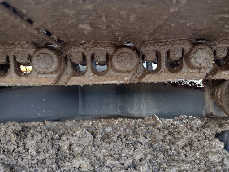 volvo-ec220e-lr-image-28