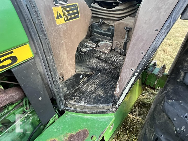 john-deere-3155-image-30