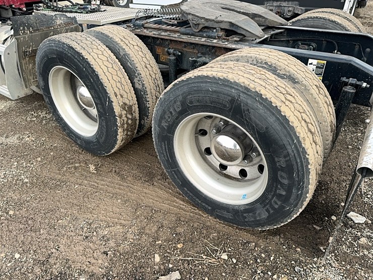 2020-peterbilt-579-image-5