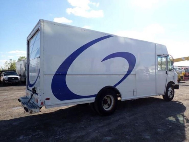 2012-freightliner-mt55-image-6